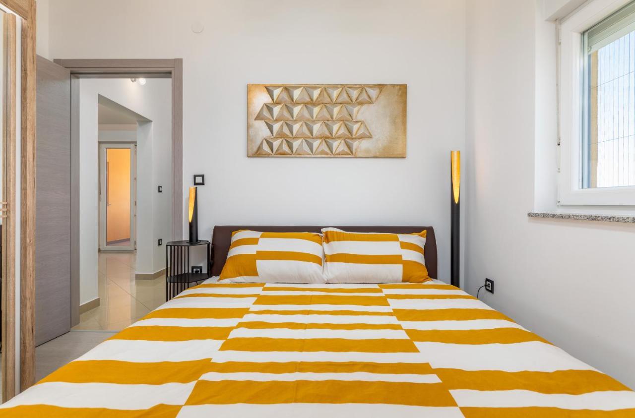 Apartment Vito With Sea View Fazana Luaran gambar