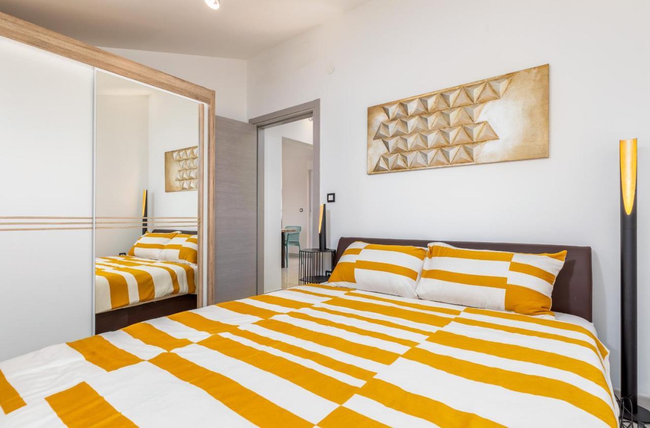 Apartment Vito With Sea View Fazana Luaran gambar