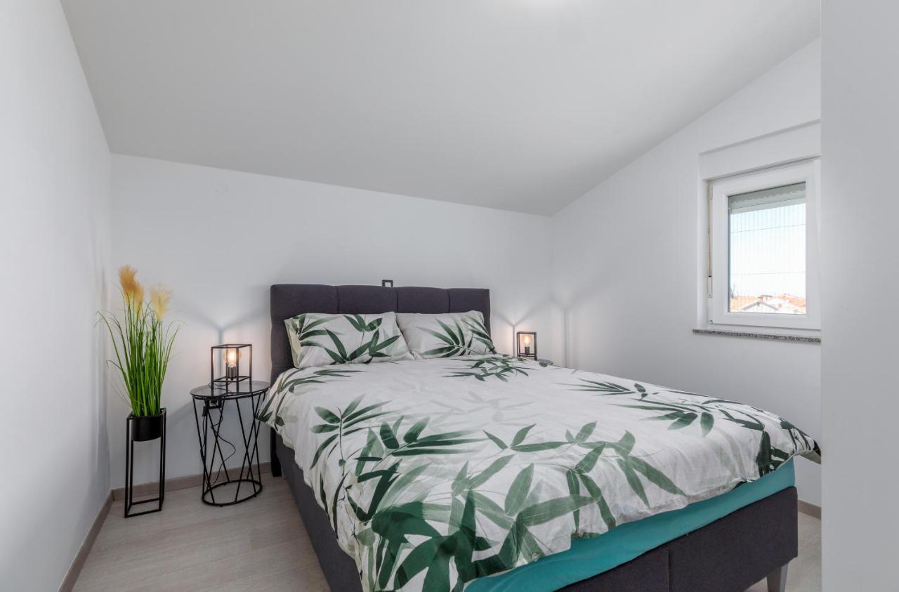 Apartment Vito With Sea View Fazana Luaran gambar
